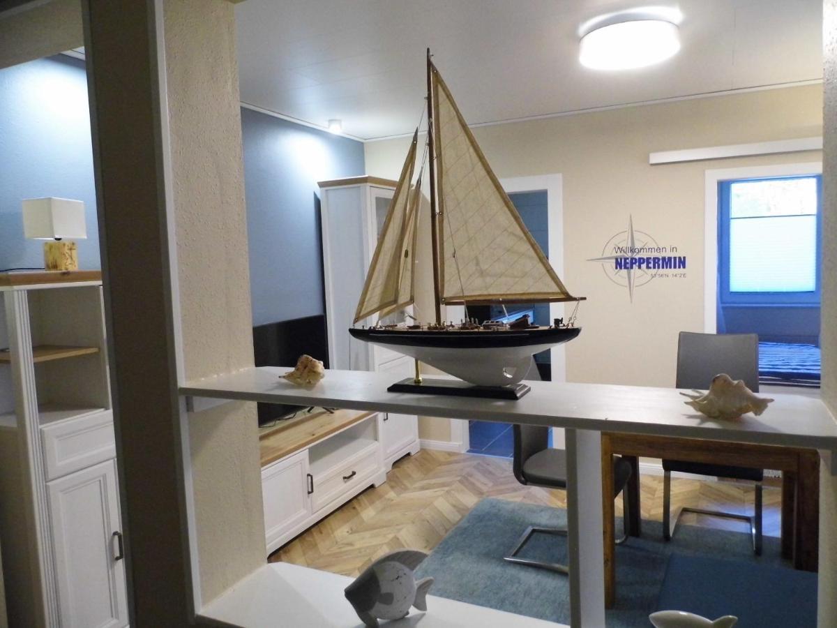 Ferienwohnung Seerose Neppermin Екстериор снимка