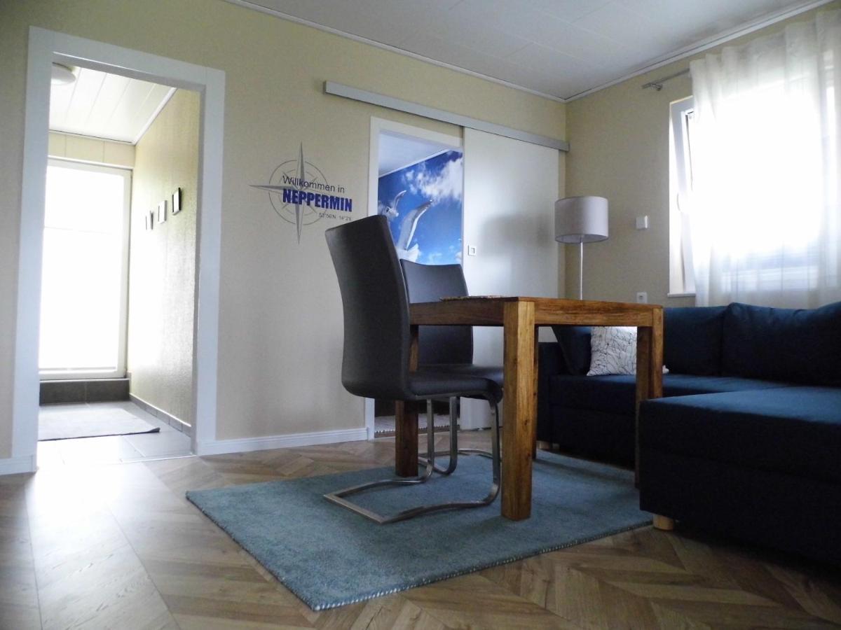 Ferienwohnung Seerose Neppermin Екстериор снимка