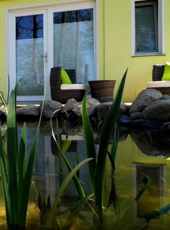 Ferienwohnung Seerose Neppermin Екстериор снимка