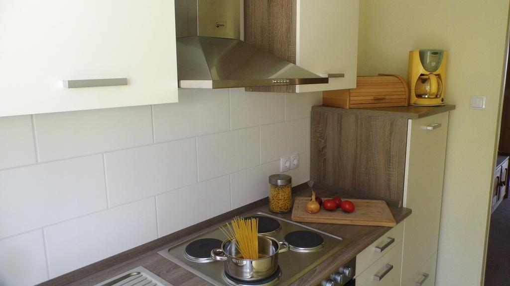 Ferienwohnung Seerose Neppermin Екстериор снимка